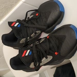 Adidas Harden Vol. 4 size 4 Black